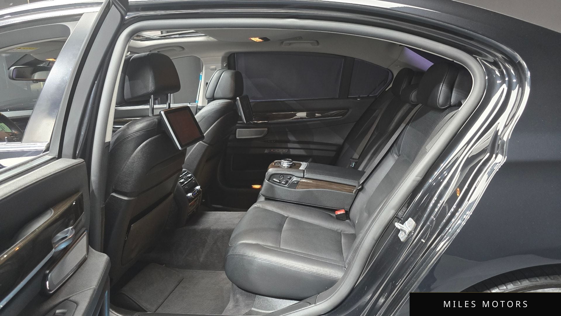 BMW 7 Series (F01) 2014 — миниатюра 12