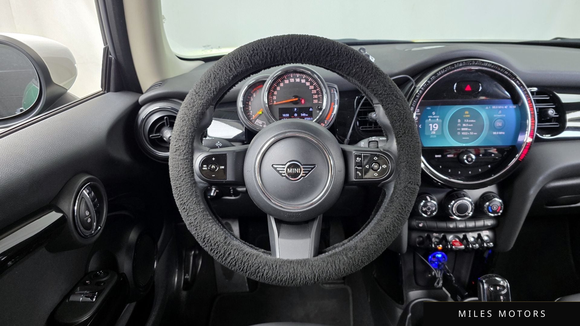 MINI 쿠퍼 2022 — миниатюра 13