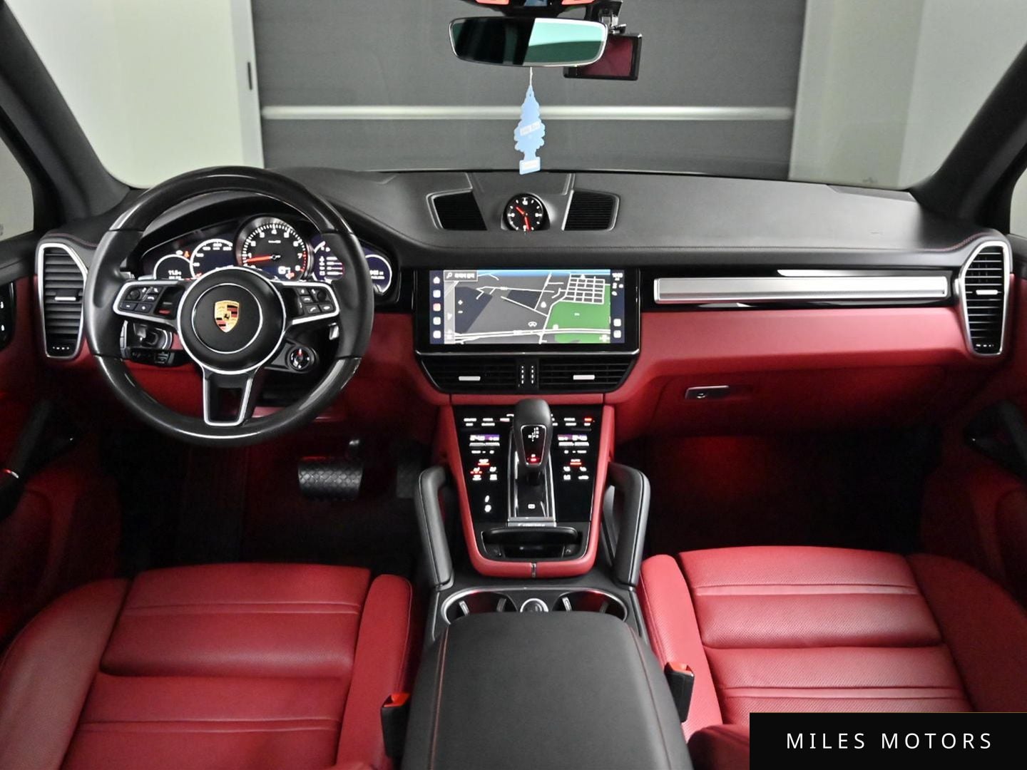 Porsche Cayenne 2022 — миниатюра 7