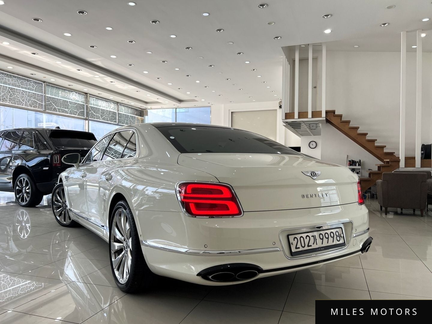 Bentley Flying Spur 2022 — миниатюра 2