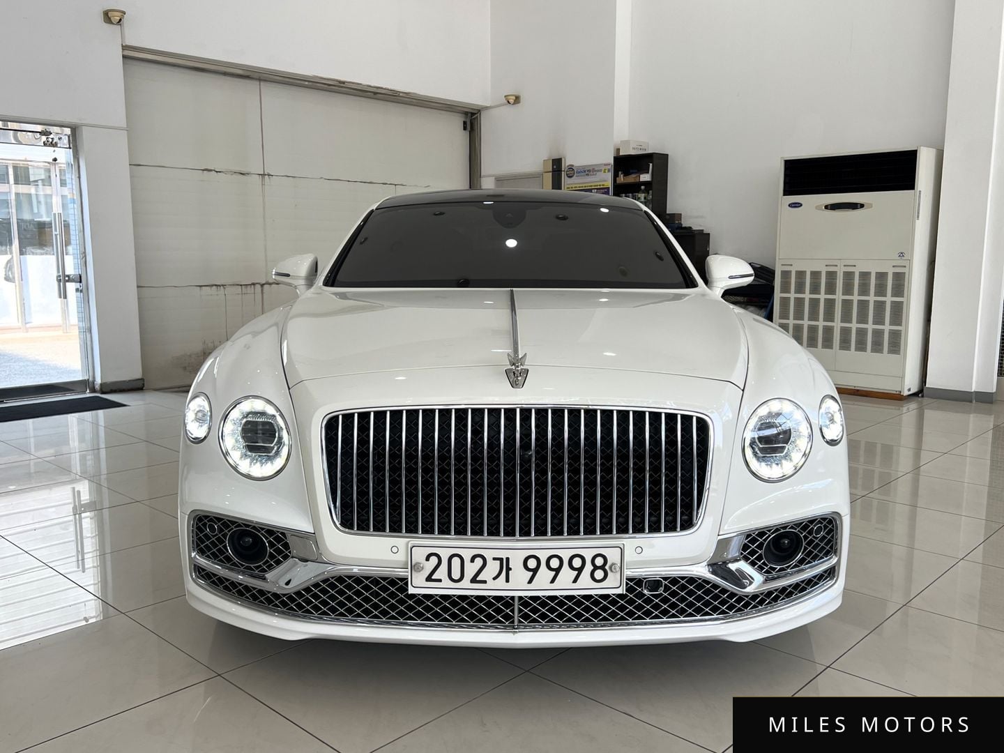 Bentley Flying Spur 2022 — миниатюра 3