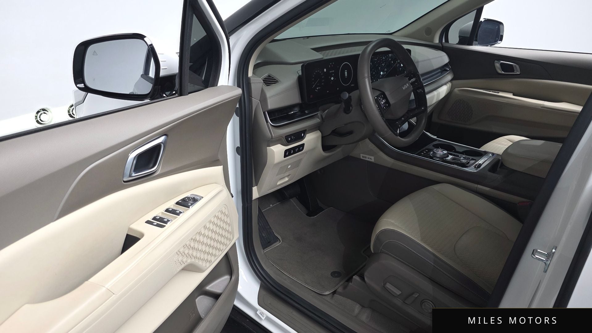 Kia Canival 2025 — миниатюра 11