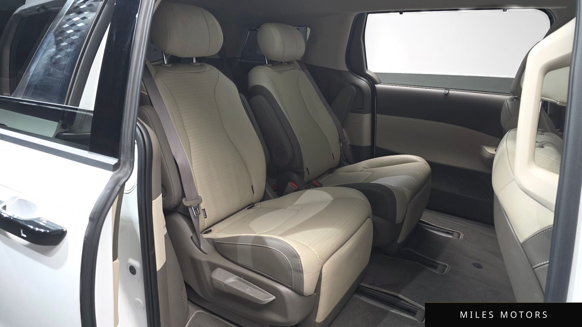 Kia Canival 2025 — миниатюра 12