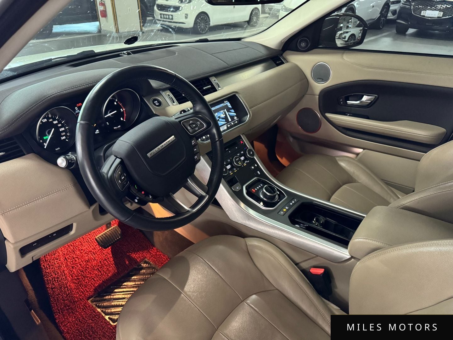 Land Rover Range Rover Evoque 2018 — миниатюра 10