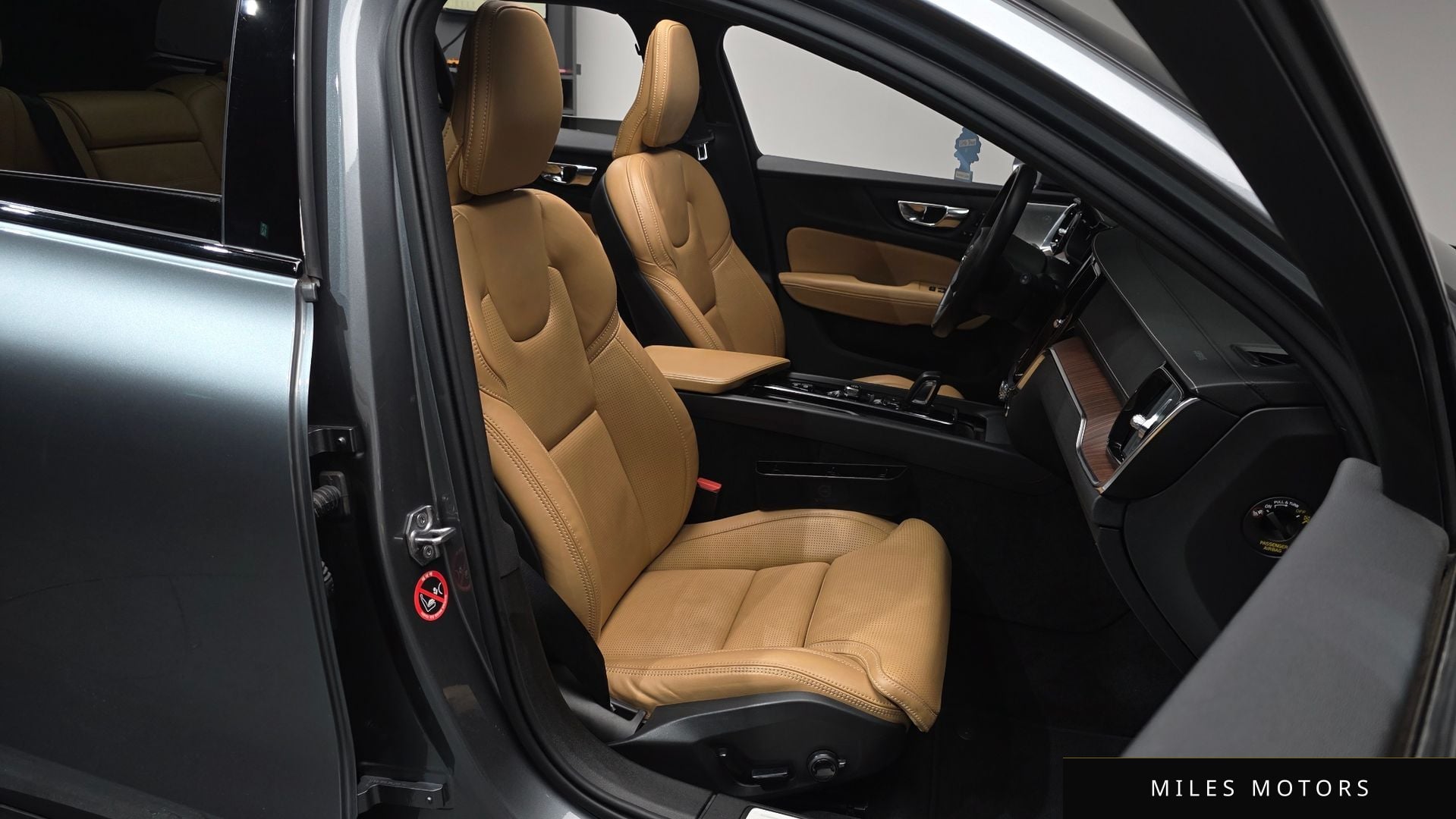 Volvo V60 2021 — миниатюра 10