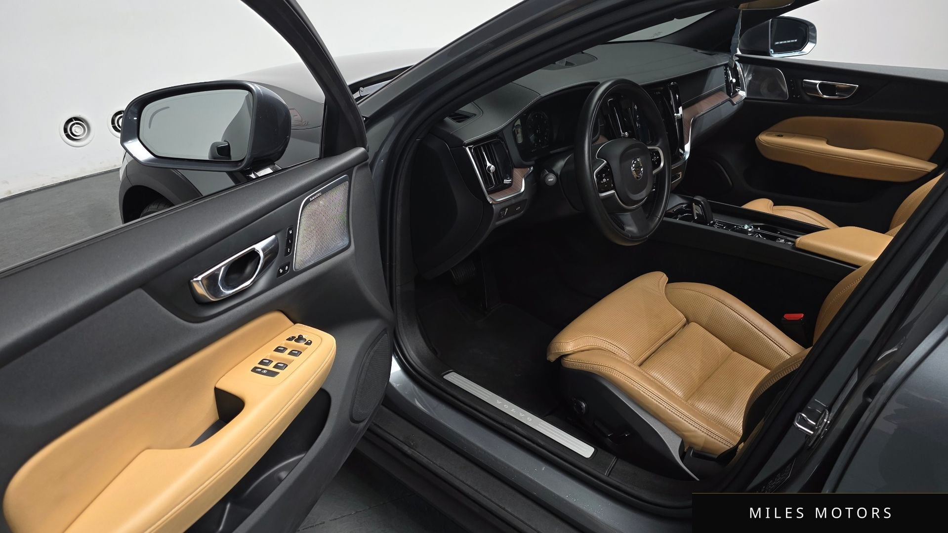 Volvo V60 2021 — миниатюра 11