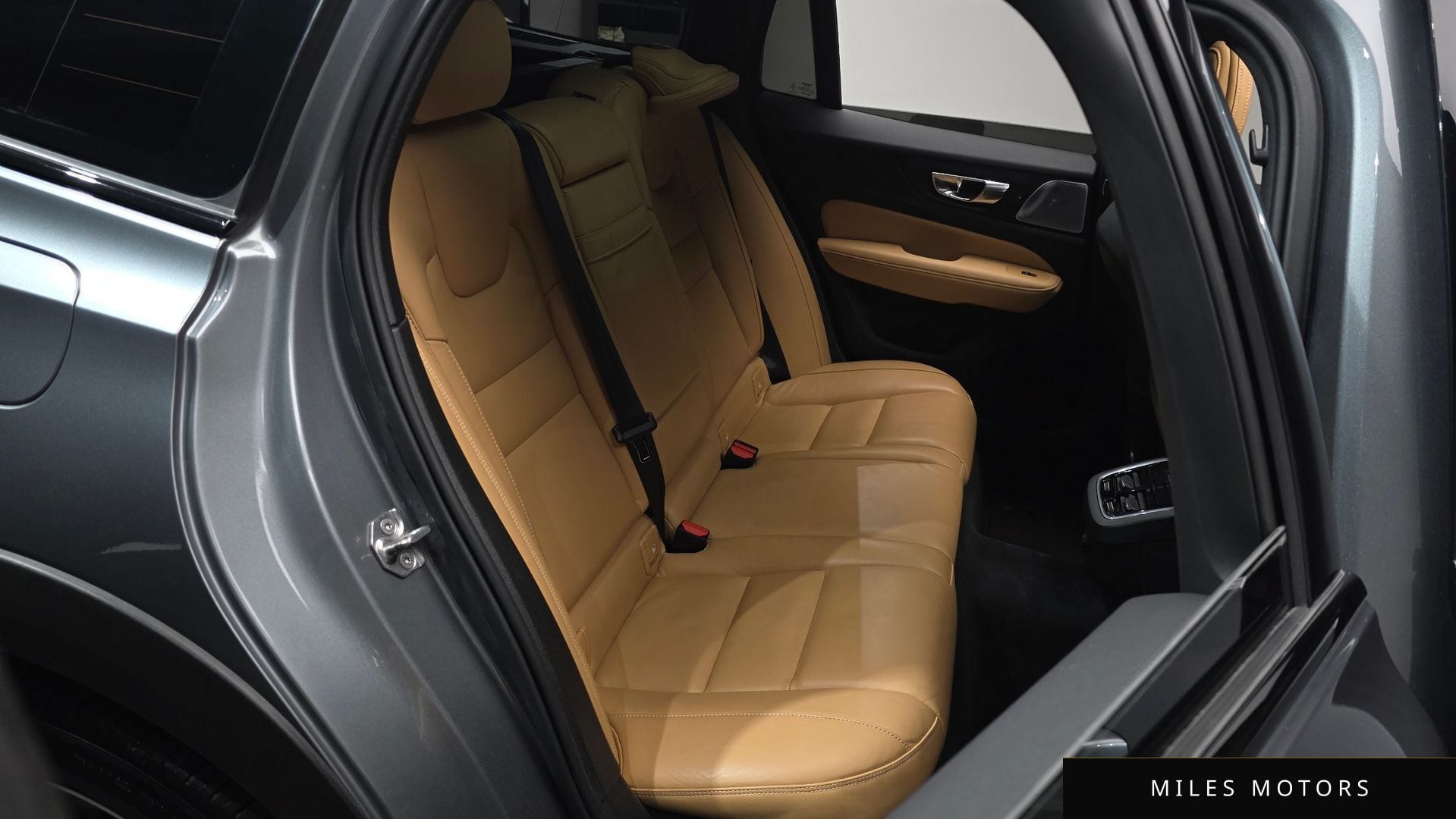 Volvo V60 2021 — миниатюра 12
