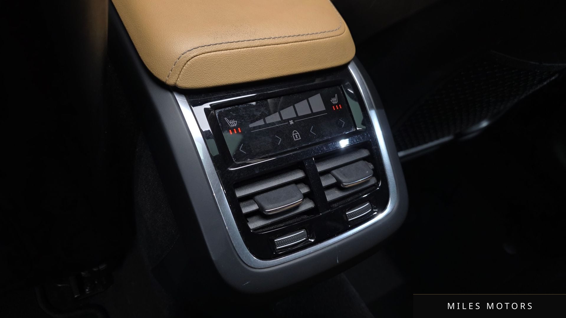 Volvo V60 2021 — миниатюра 18
