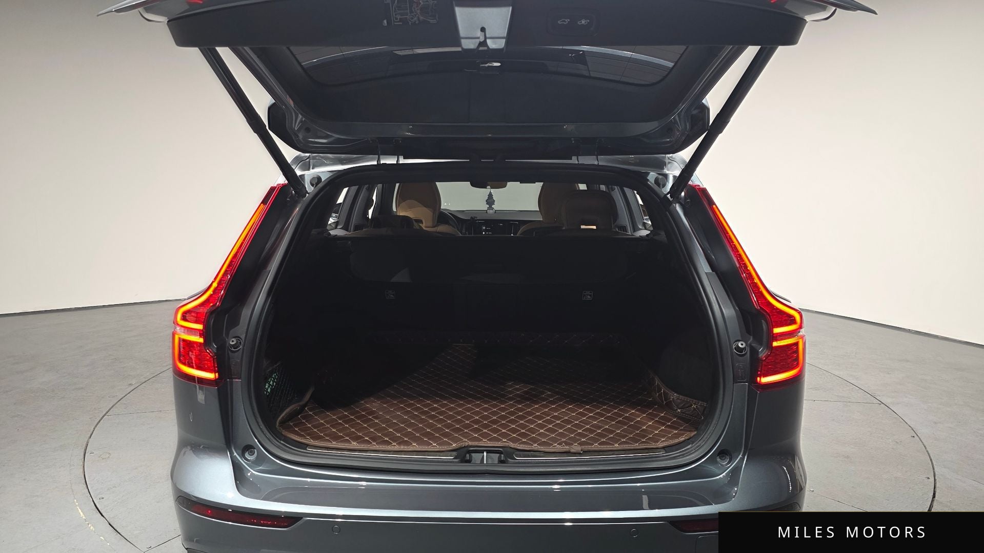 Volvo V60 2021 — миниатюра 20