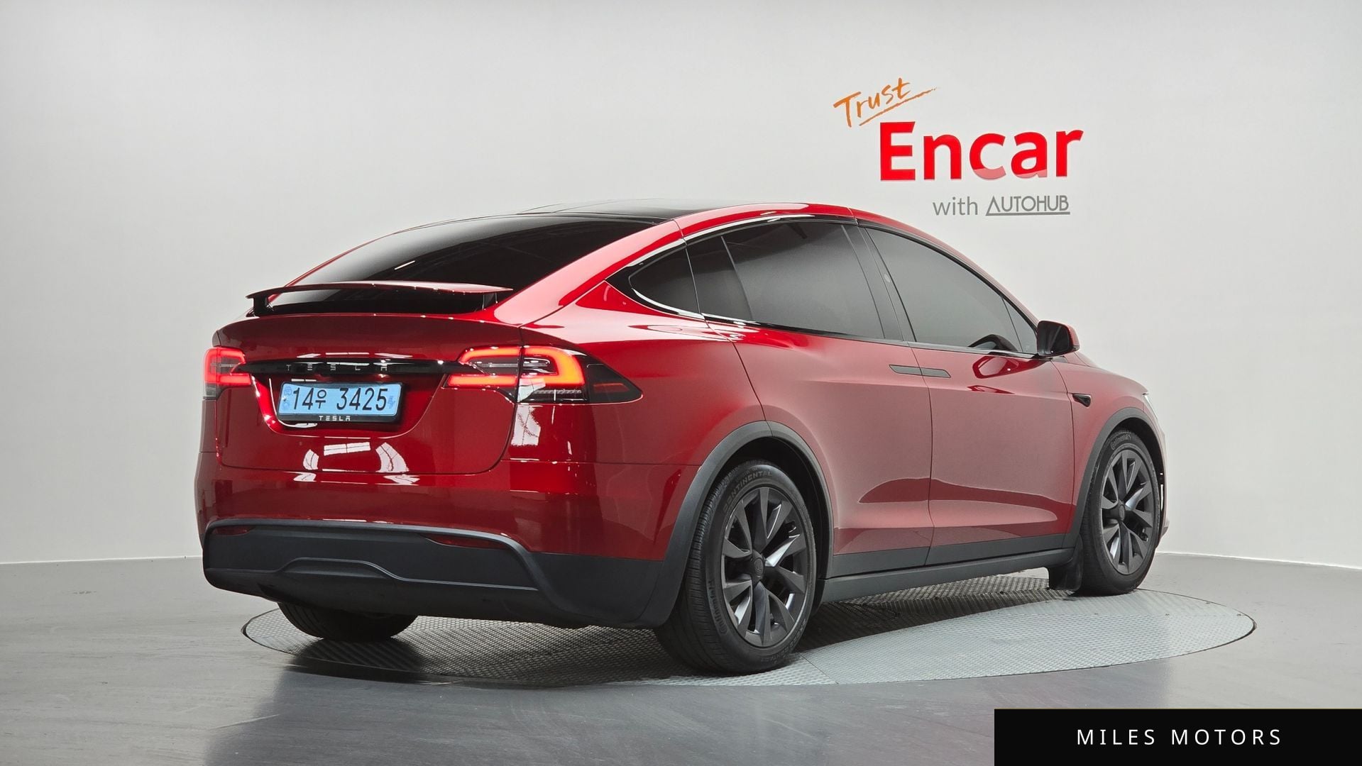 Tesla Model X 2024 — миниатюра 2