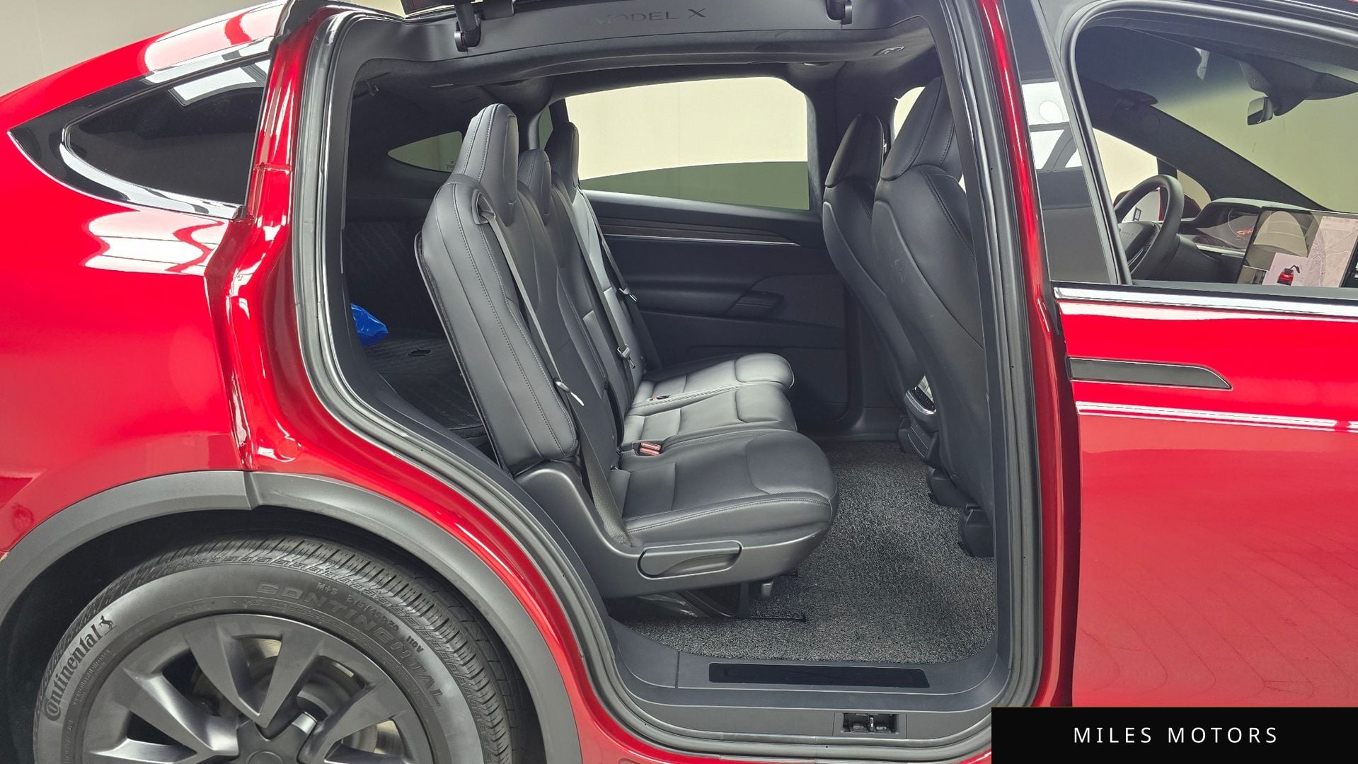 Tesla Model X 2024 — миниатюра 12