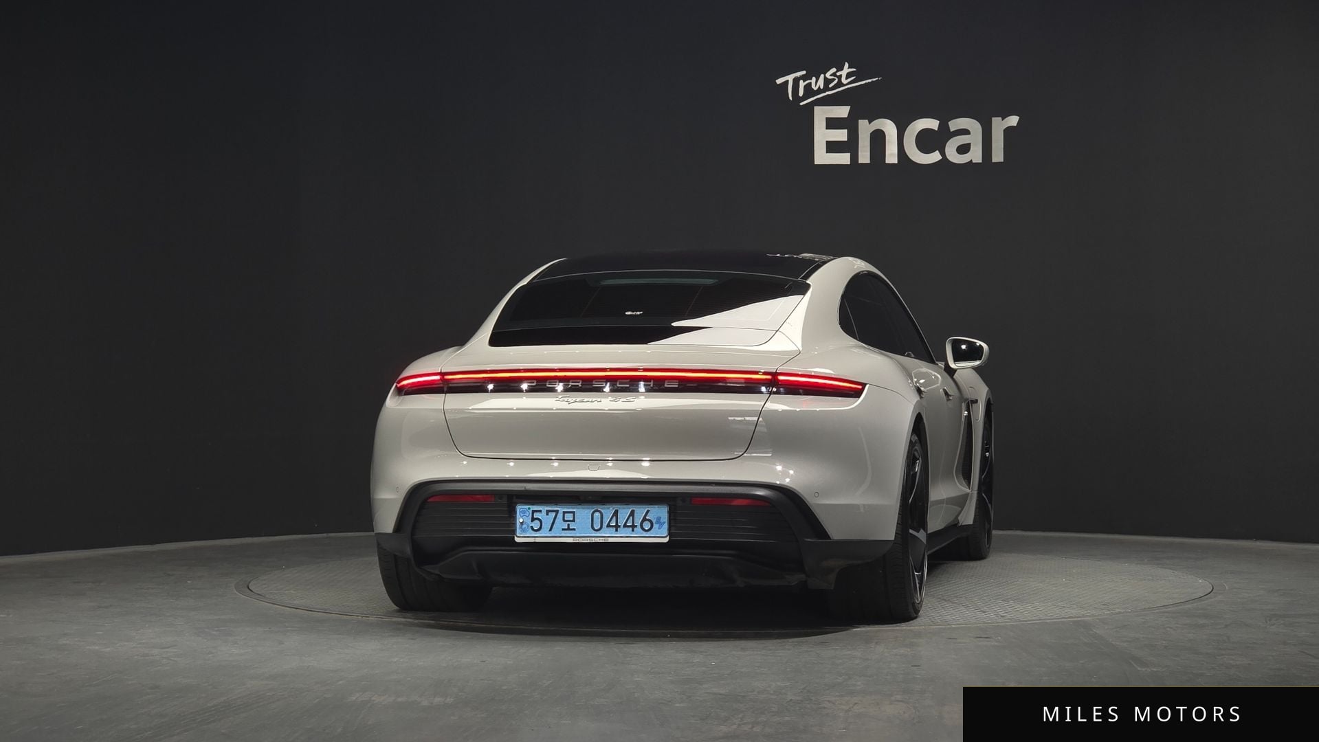 Porsche Taycan 2022 — миниатюра 4