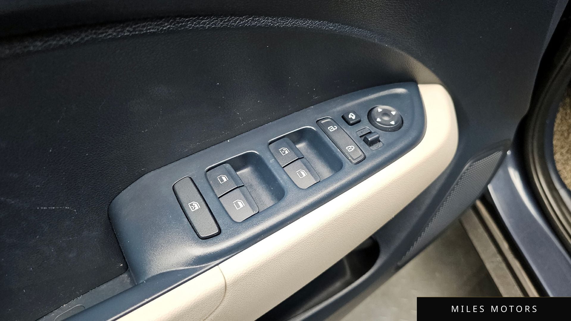 Hyundai 베뉴 2020 — миниатюра 18