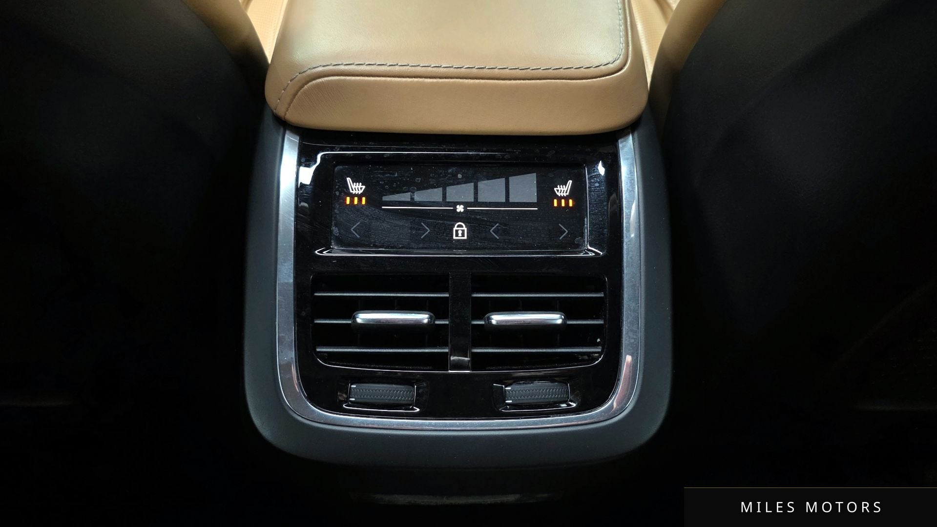 Volvo XC60 2019 — миниатюра 18