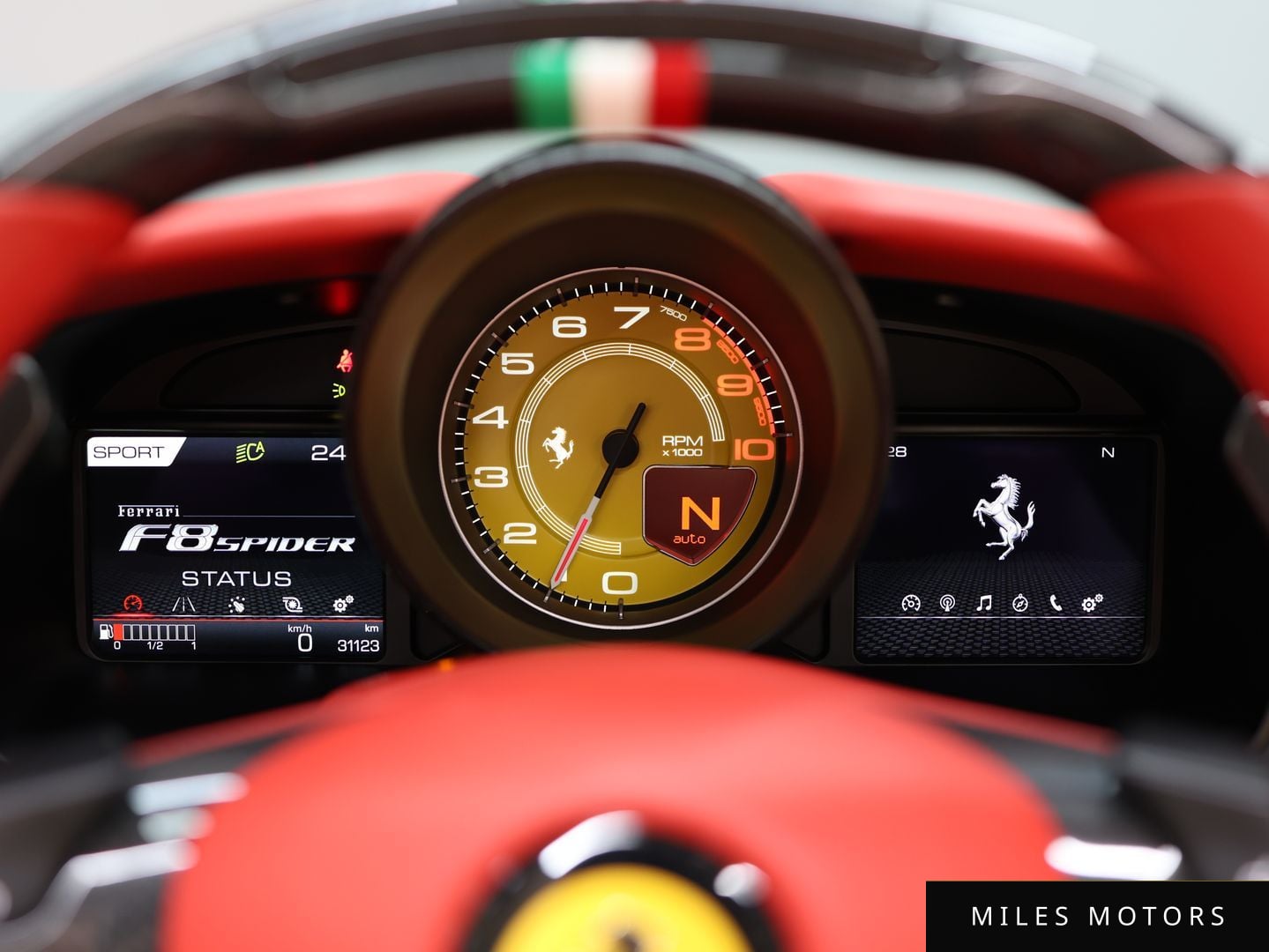 Ferrari F8 스파이더 2021 — миниатюра 8