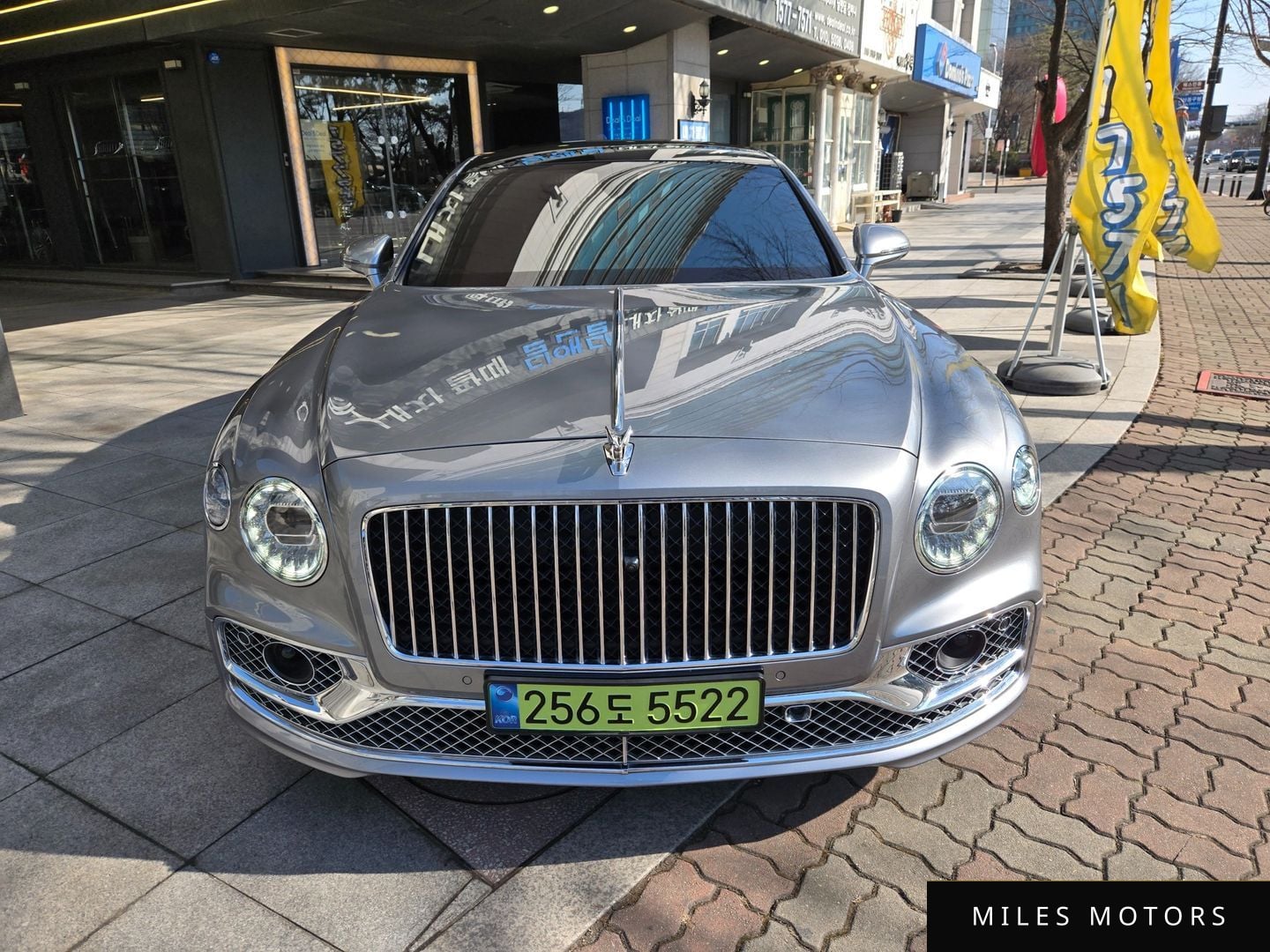 Bentley Flying Spur 2022 — миниатюра 3