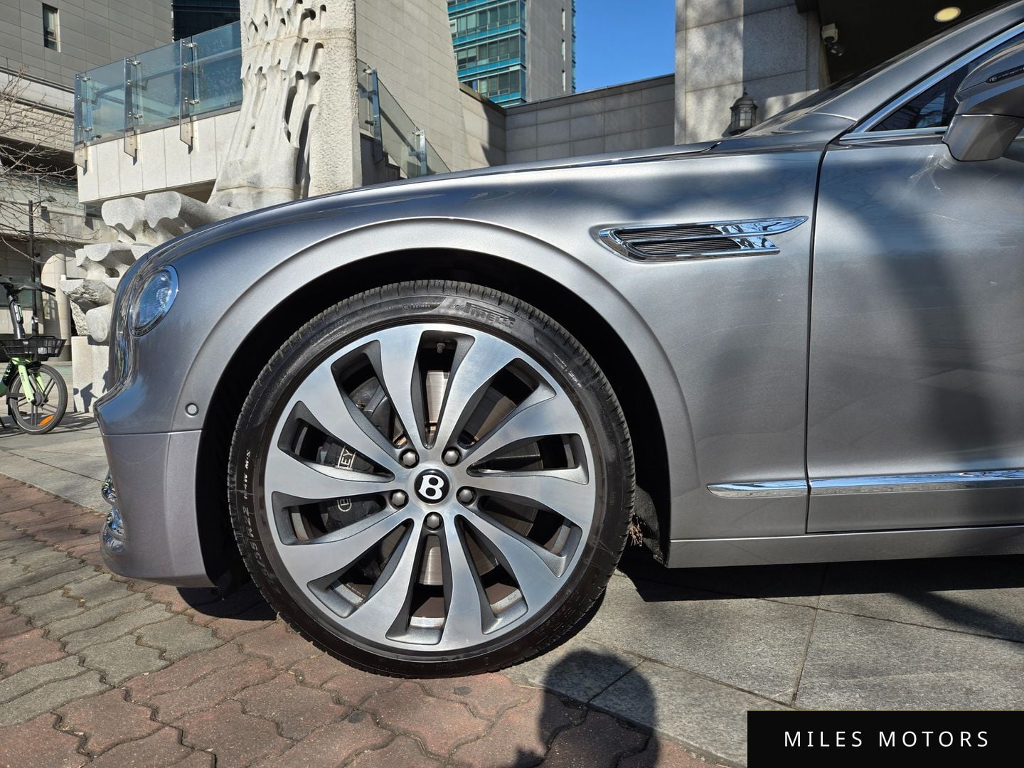 Bentley Flying Spur 2022 — миниатюра 5