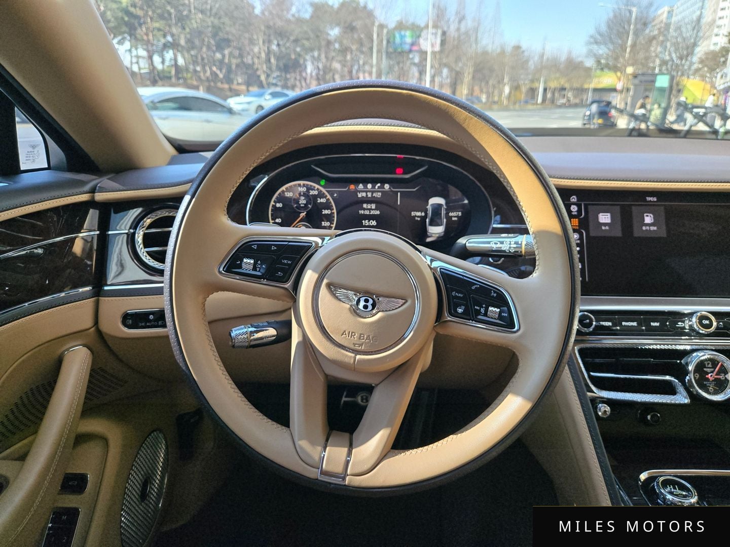 Bentley Flying Spur 2022 — миниатюра 8