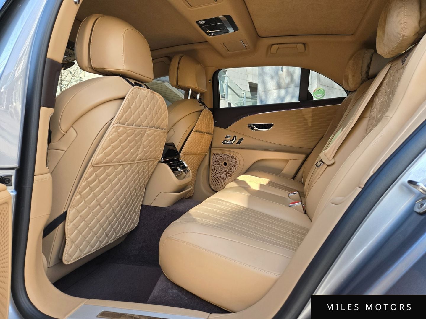 Bentley Flying Spur 2022 — миниатюра 10