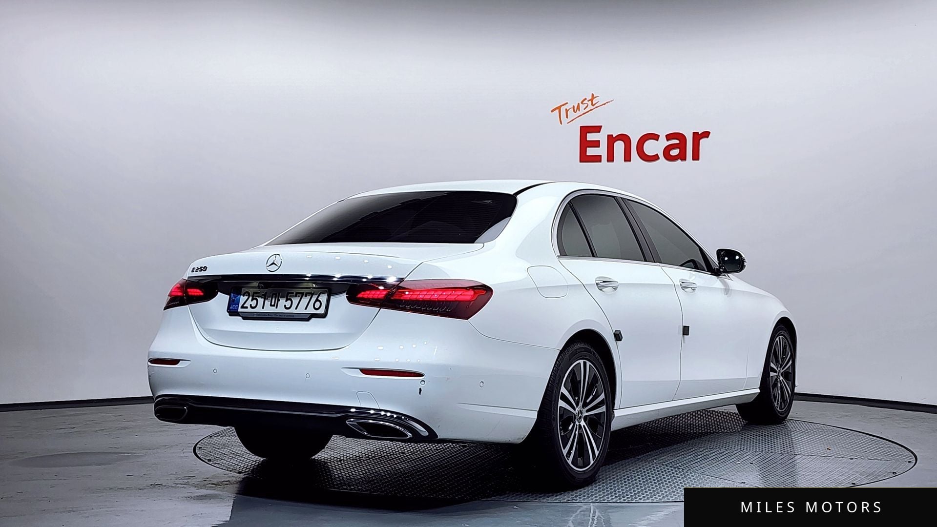 Mercedes-Benz E-Class W213 2021 — миниатюра 2