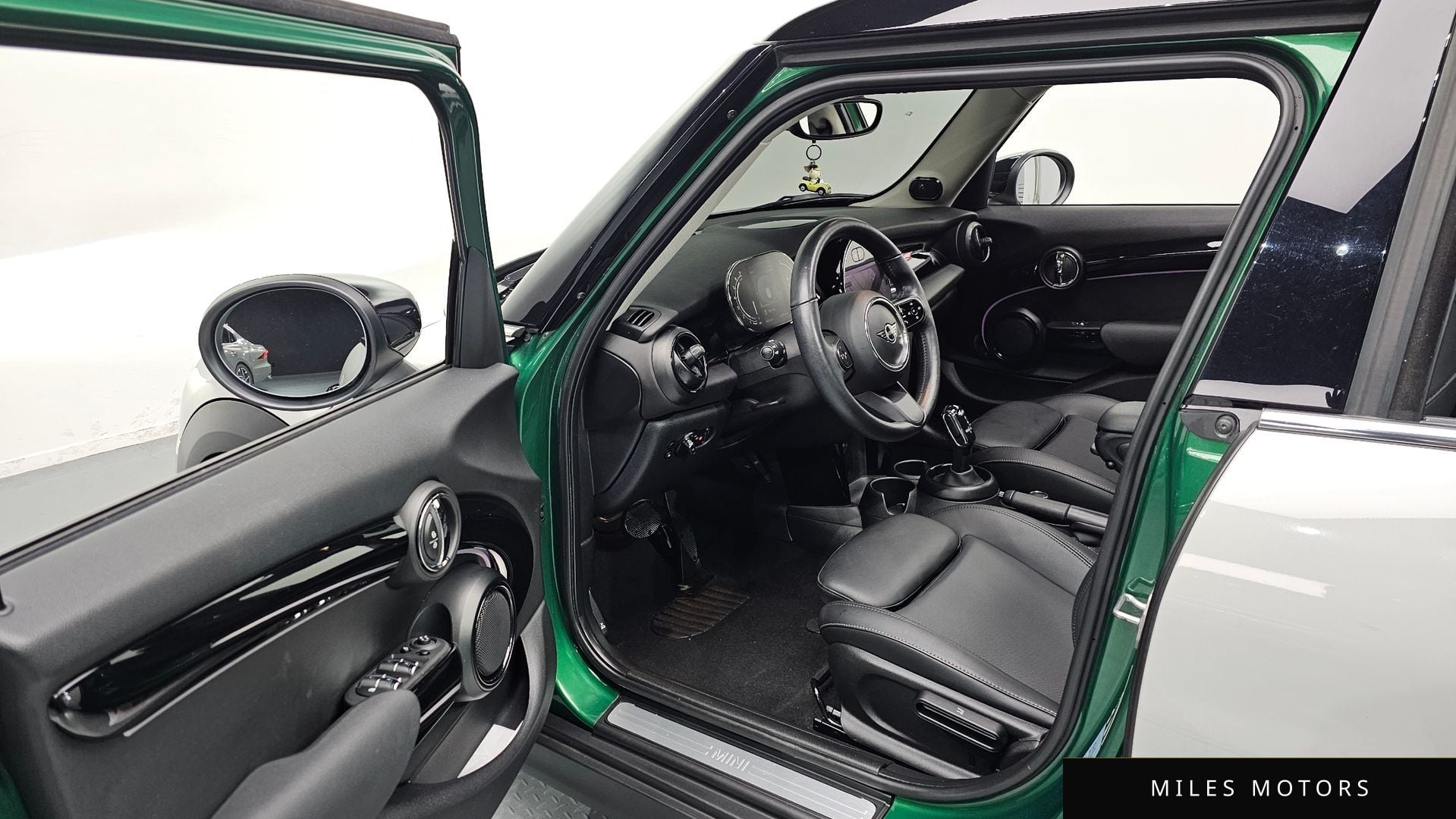 MINI 쿠퍼 2022 — миниатюра 11