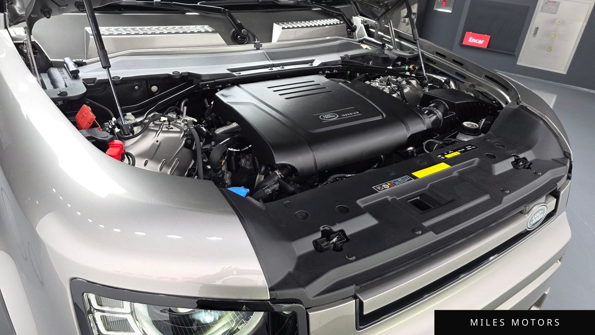 Land Rover Defender 2025 — миниатюра 6