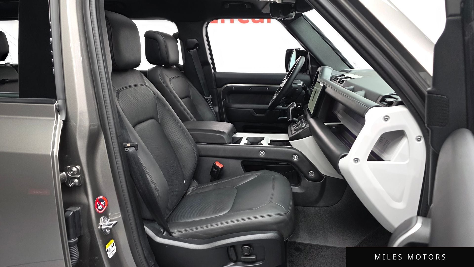 Land Rover Defender 2025 — миниатюра 11