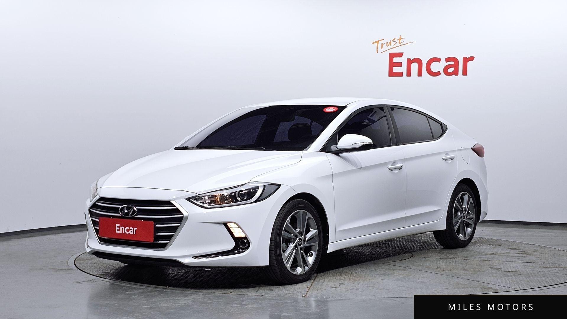 Hyundai AVANTE 2018 — фото 1 из 12
