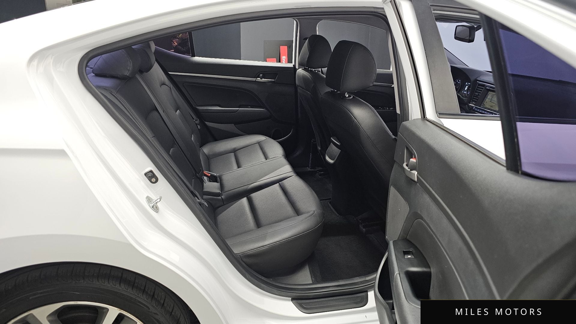 Hyundai AVANTE 2018 — миниатюра 12