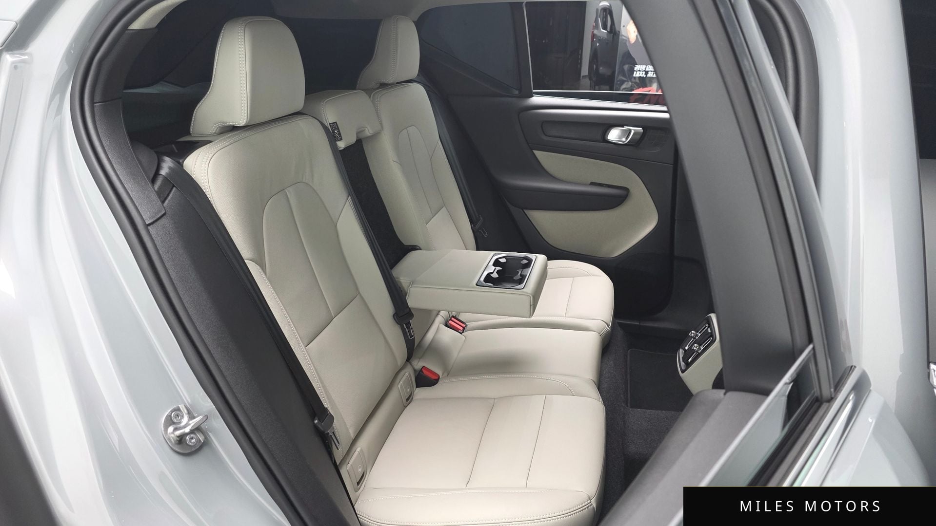 Volvo XC40 2025 — миниатюра 12