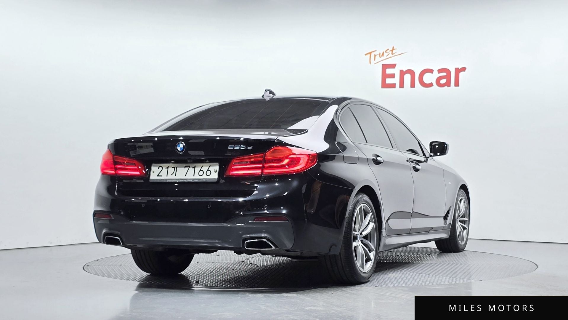 BMW 5 Series (G30) 2017 — миниатюра 2