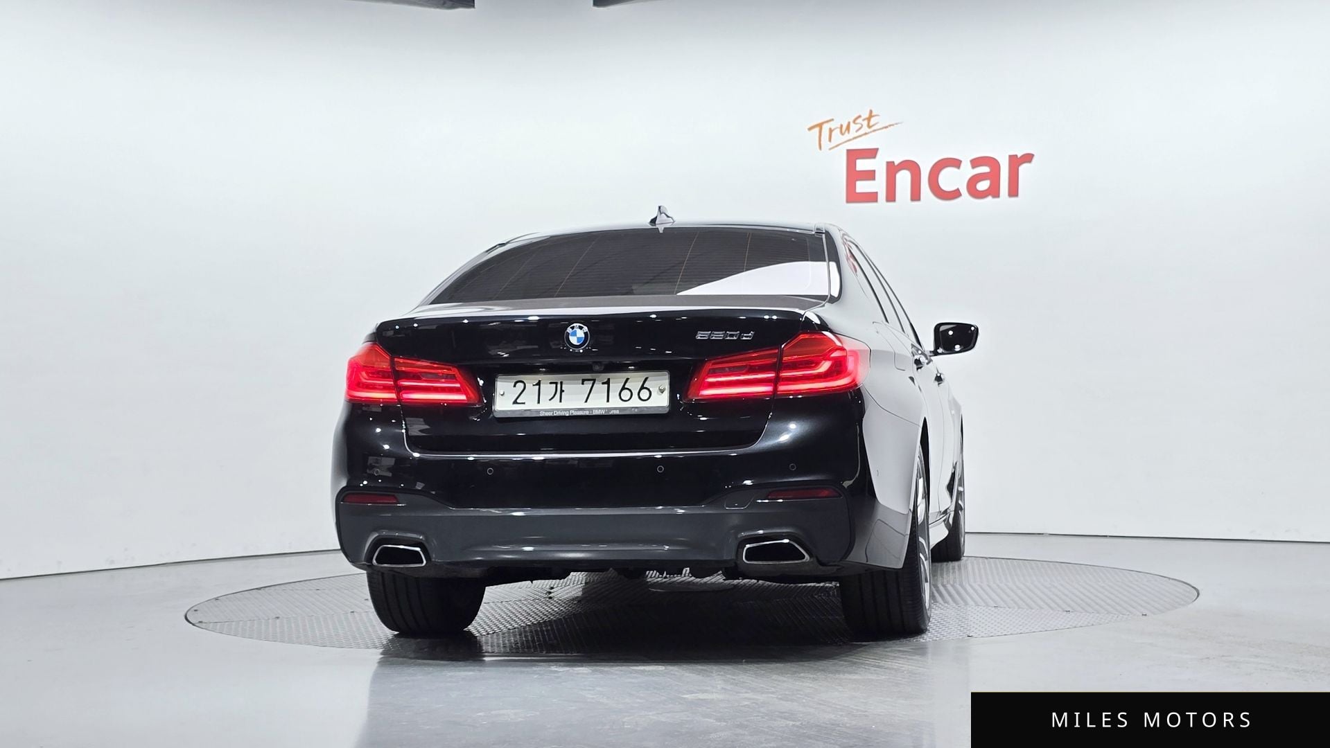 BMW 5 Series (G30) 2017 — миниатюра 4