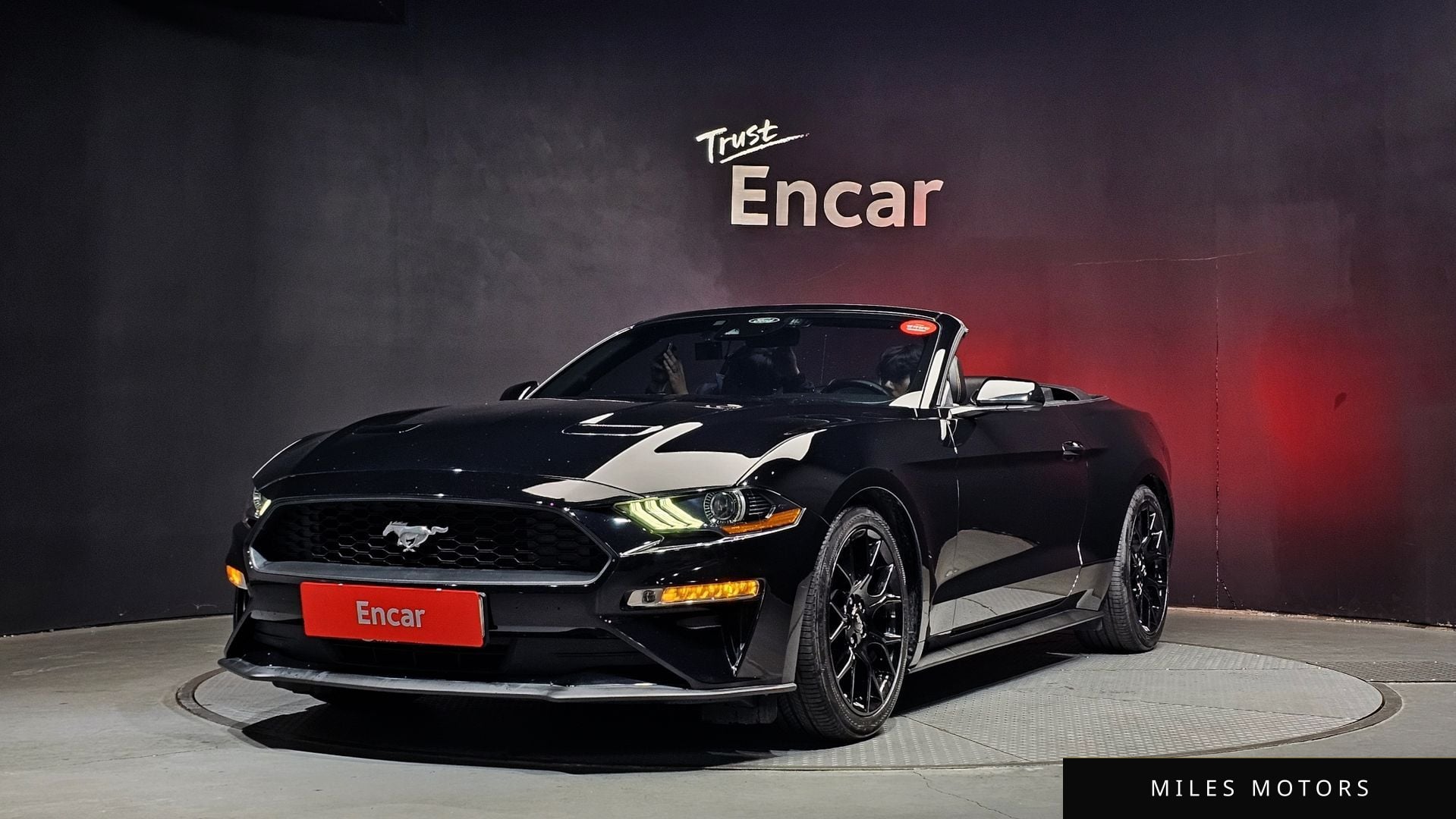 Ford Mustang 2021 — фото 1 из 12