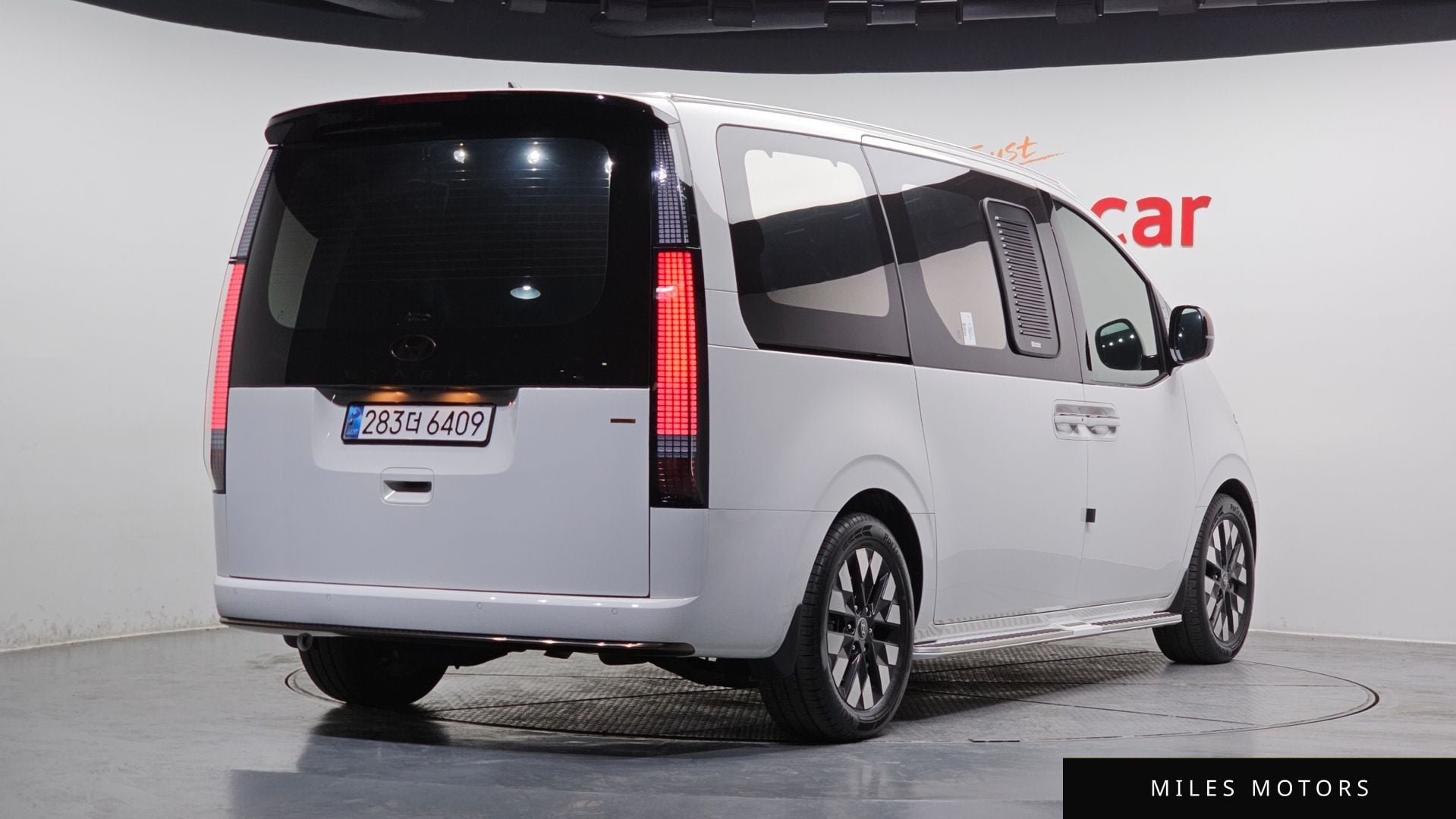 Hyundai Staria 2025 — миниатюра 2