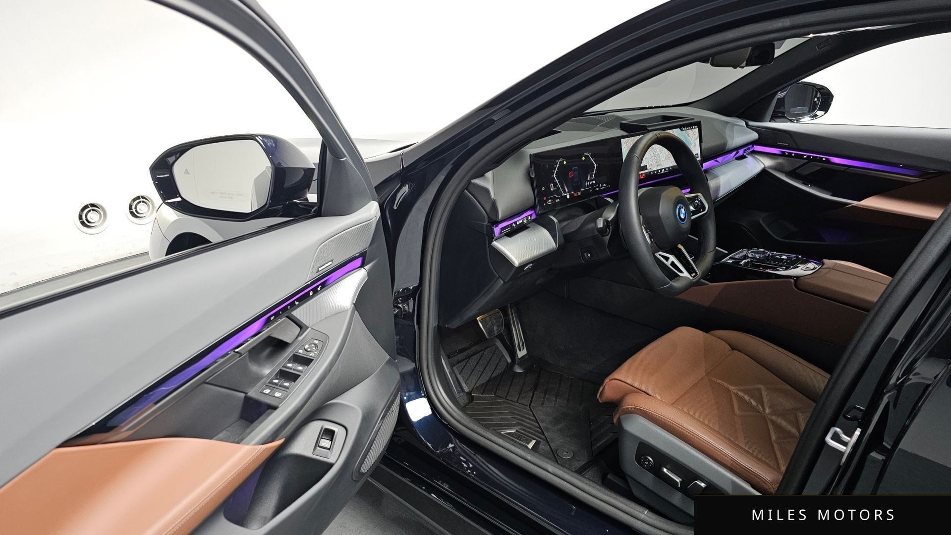 BMW 5 Series (G60) 2025 — миниатюра 11