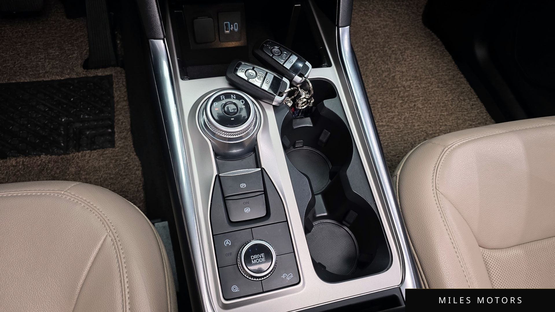 Ford Explorer 2022 — миниатюра 9