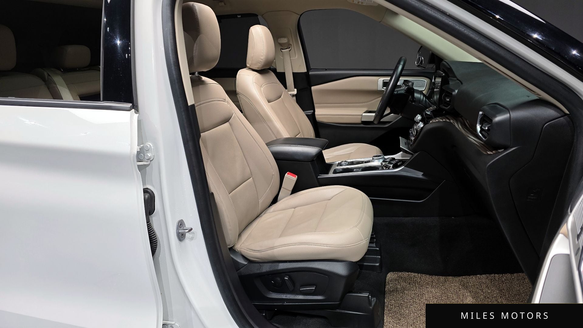Ford Explorer 2022 — миниатюра 11