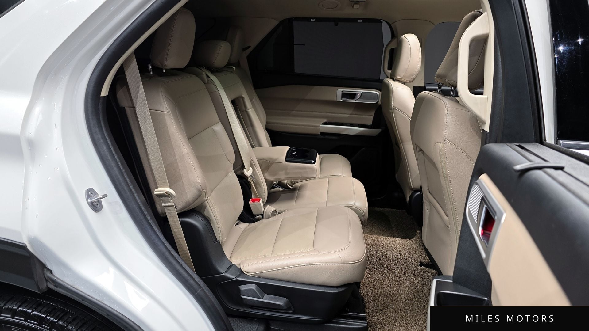 Ford Explorer 2022 — миниатюра 12
