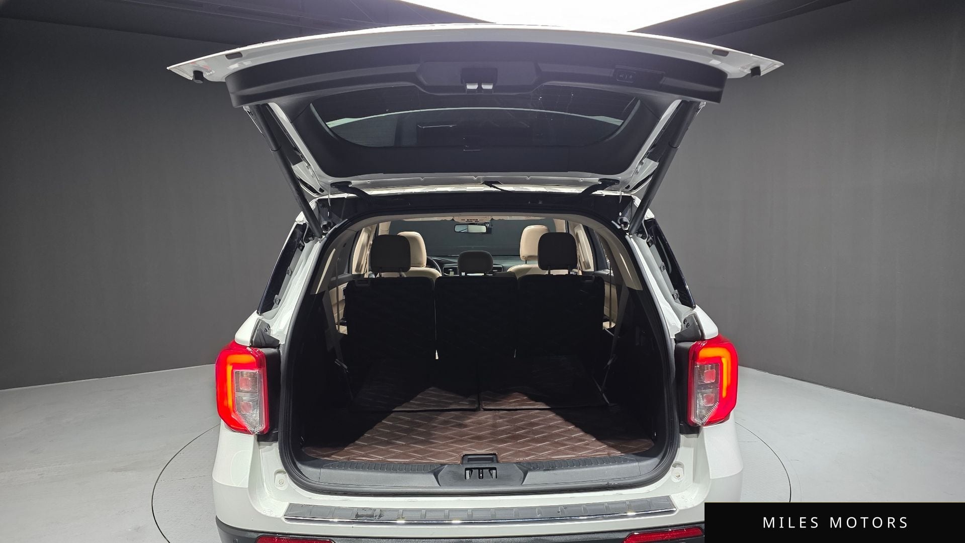 Ford Explorer 2022 — миниатюра 20