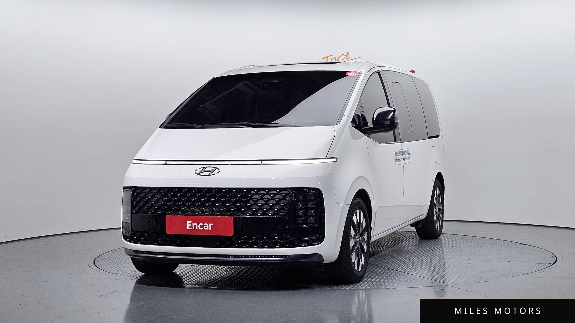 Hyundai Staria 2023 — миниатюра 3