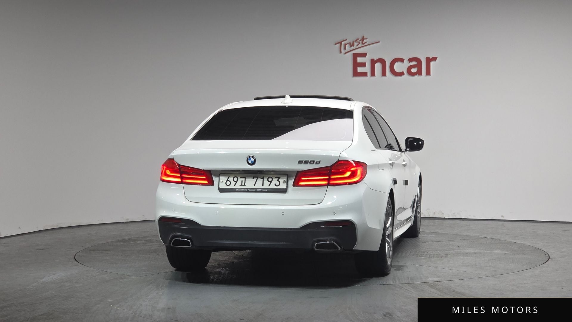 BMW 5시리즈 (G30) 2017 — миниатюра 3