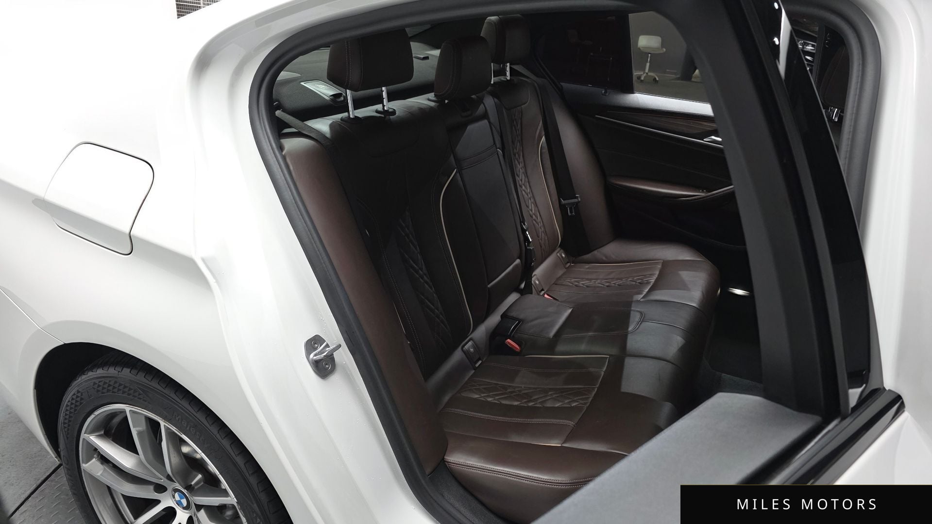 BMW 5시리즈 (G30) 2017 — миниатюра 11