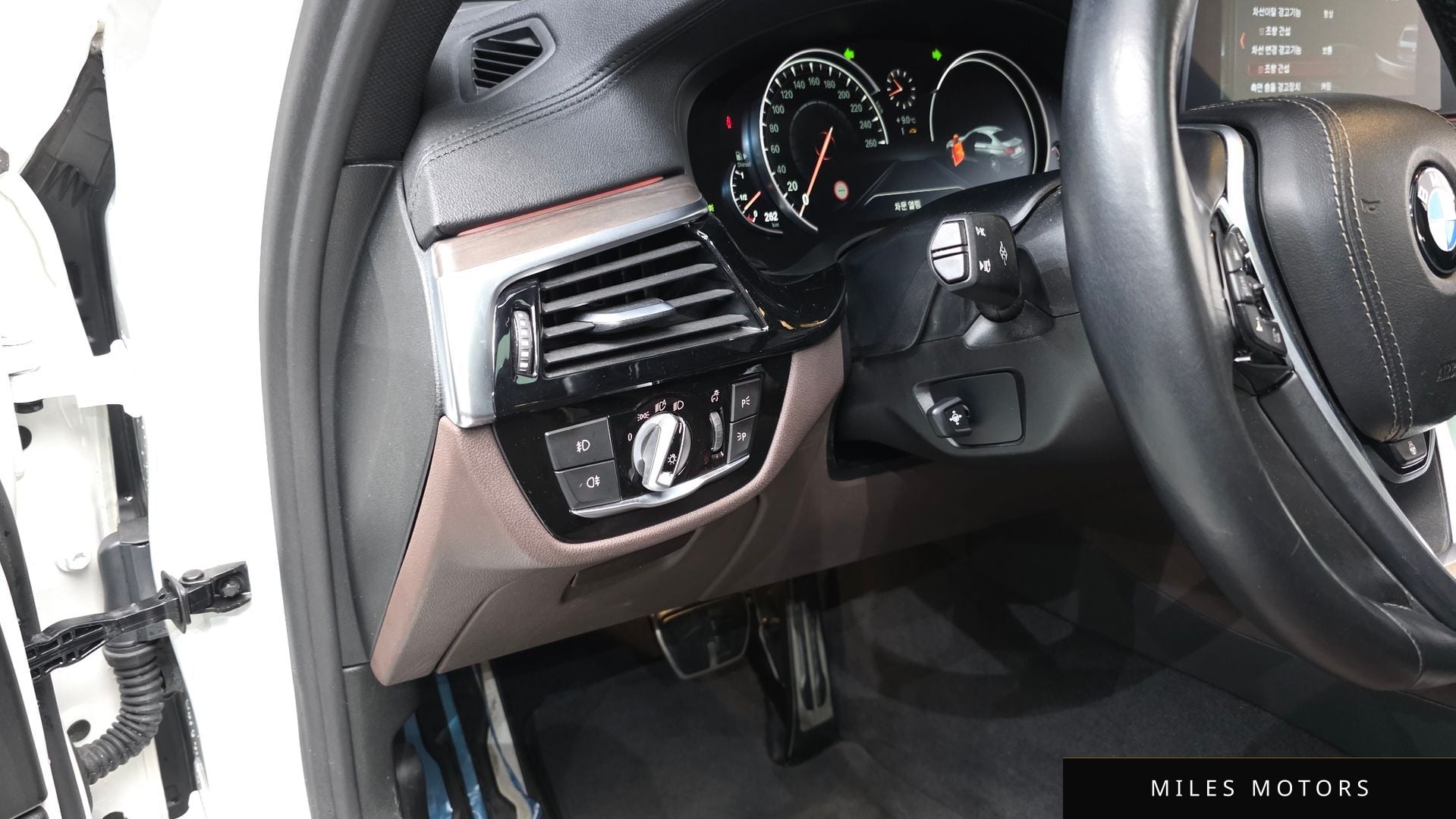 BMW 5시리즈 (G30) 2017 — миниатюра 13