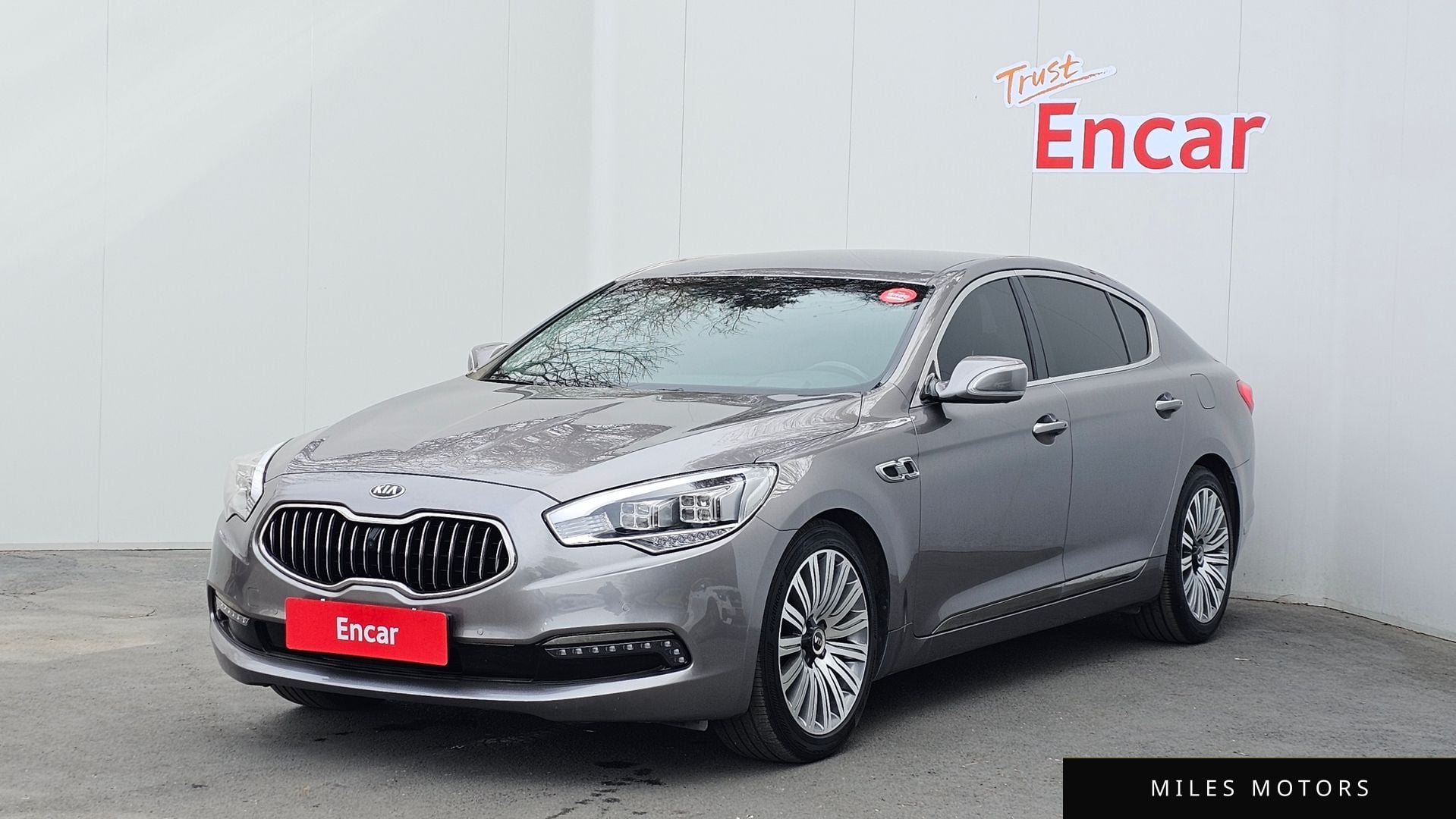 Kia K9 2013 — фото 1 из 12