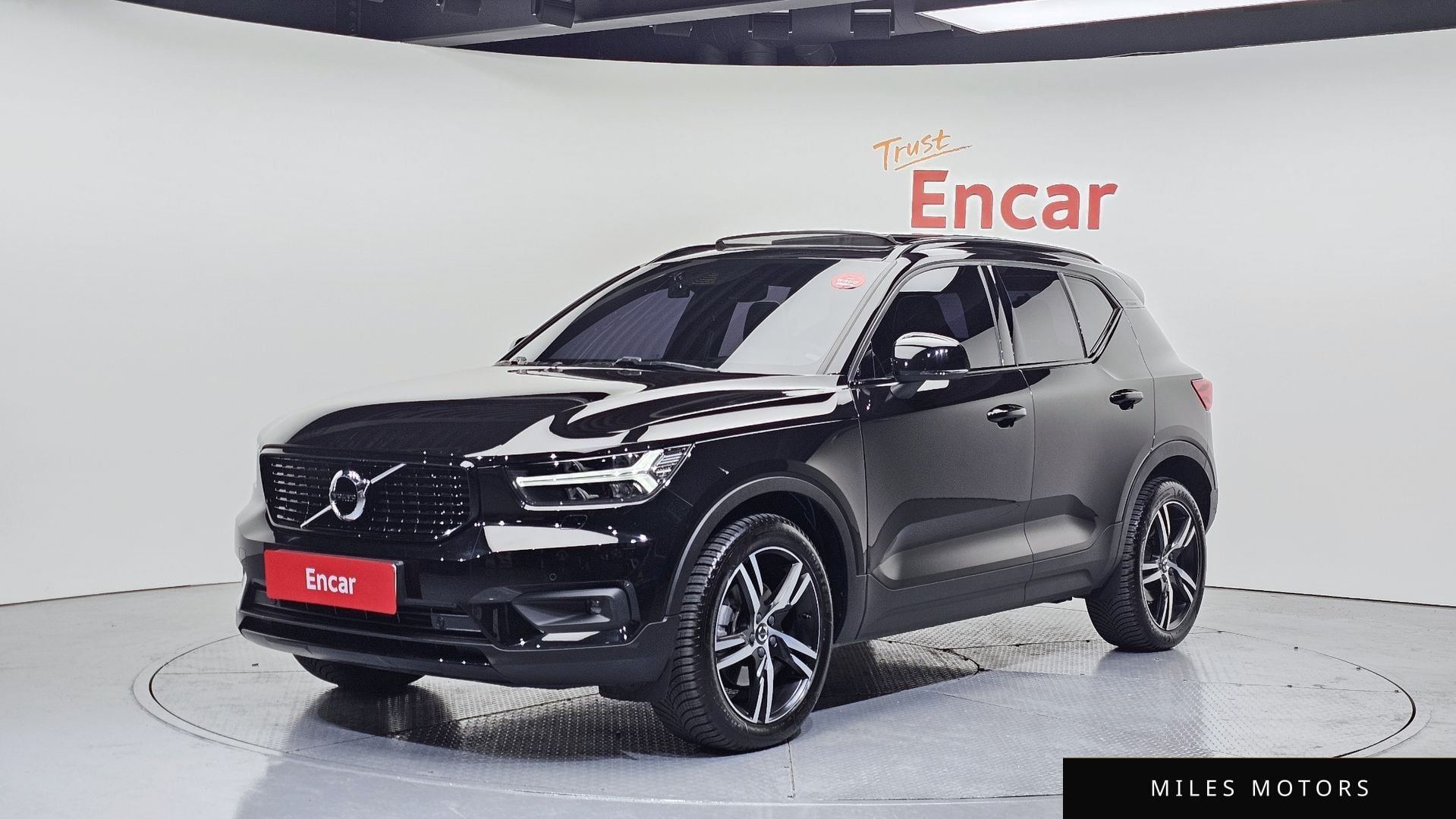 Volvo XC40 2020 — фото 1 из 12