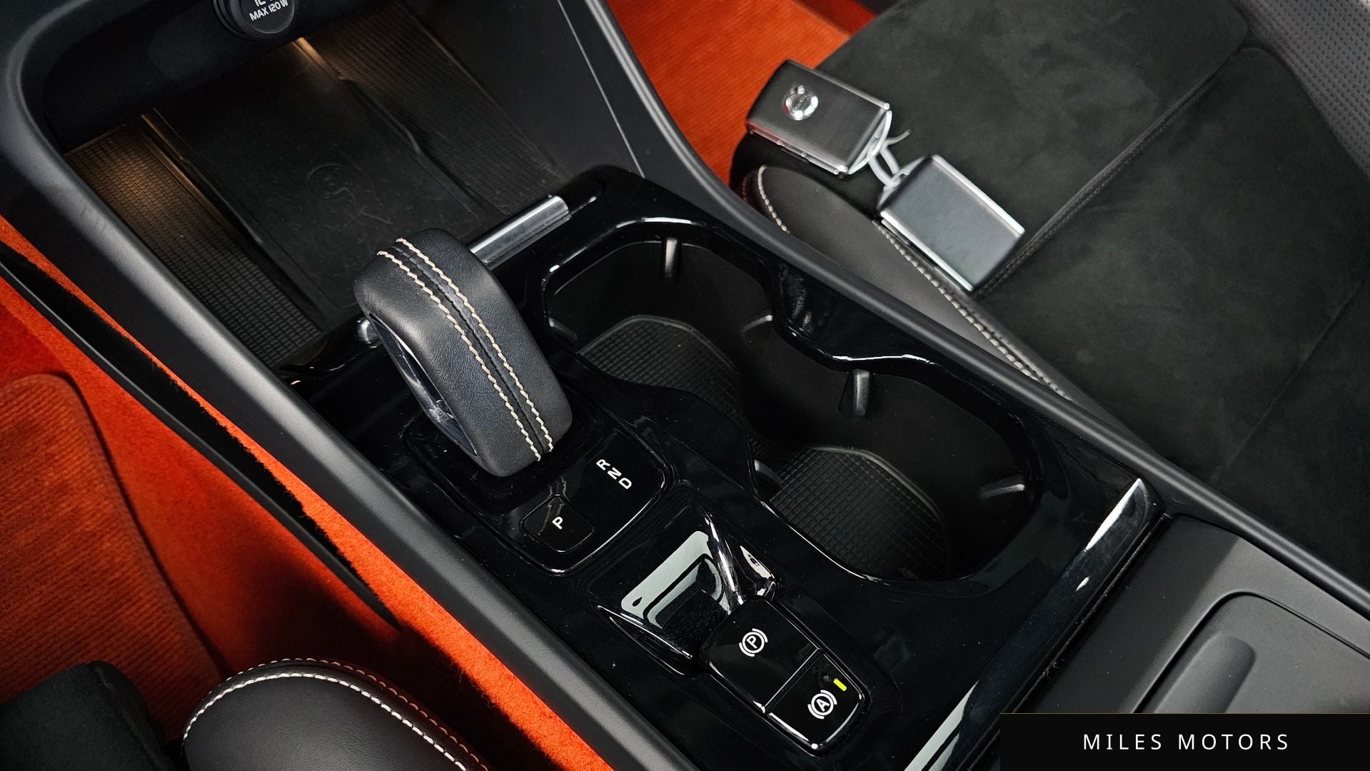 Volvo XC40 2020 — миниатюра 9