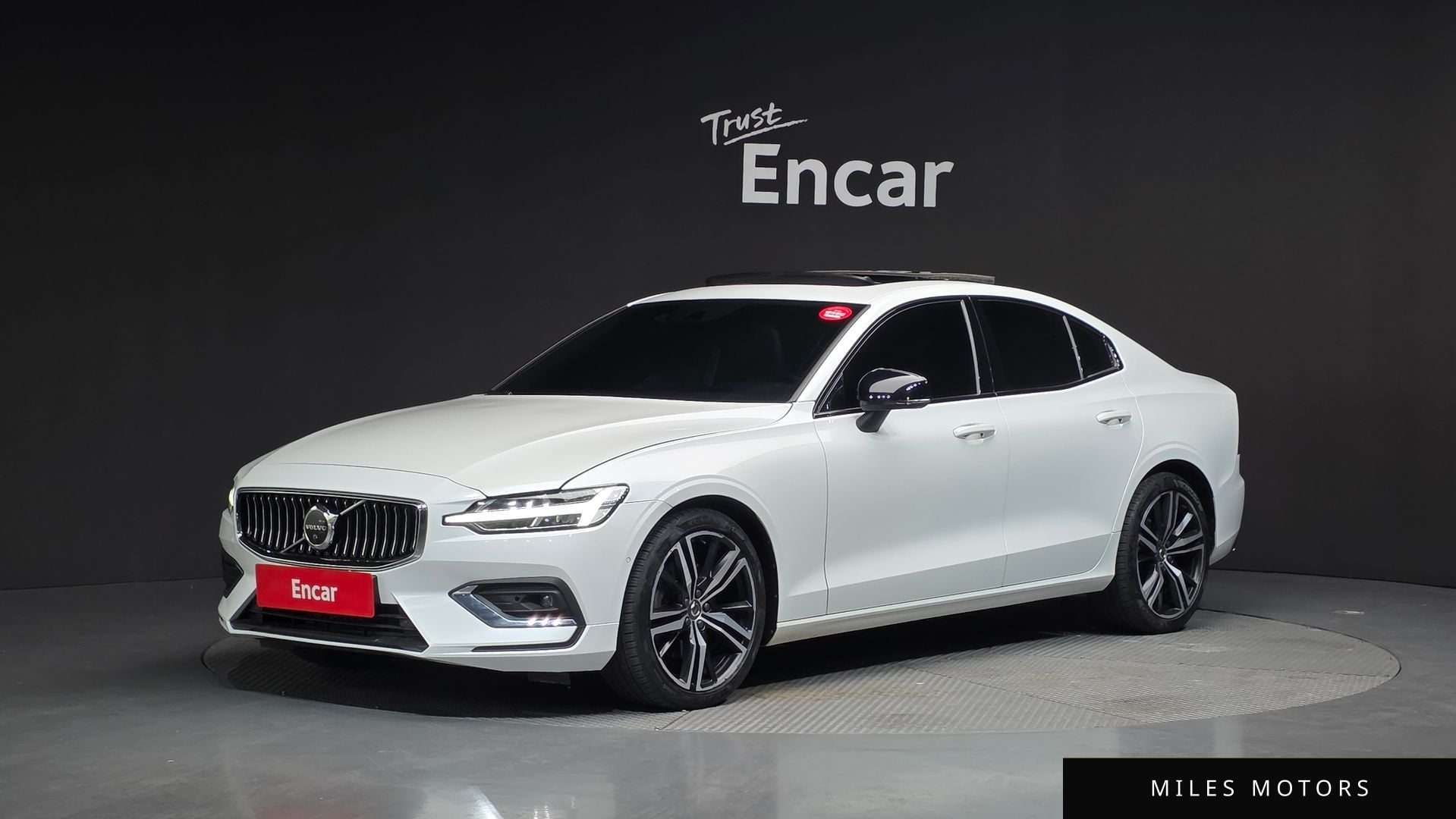 Volvo S60 2022 — фото 1 из 12