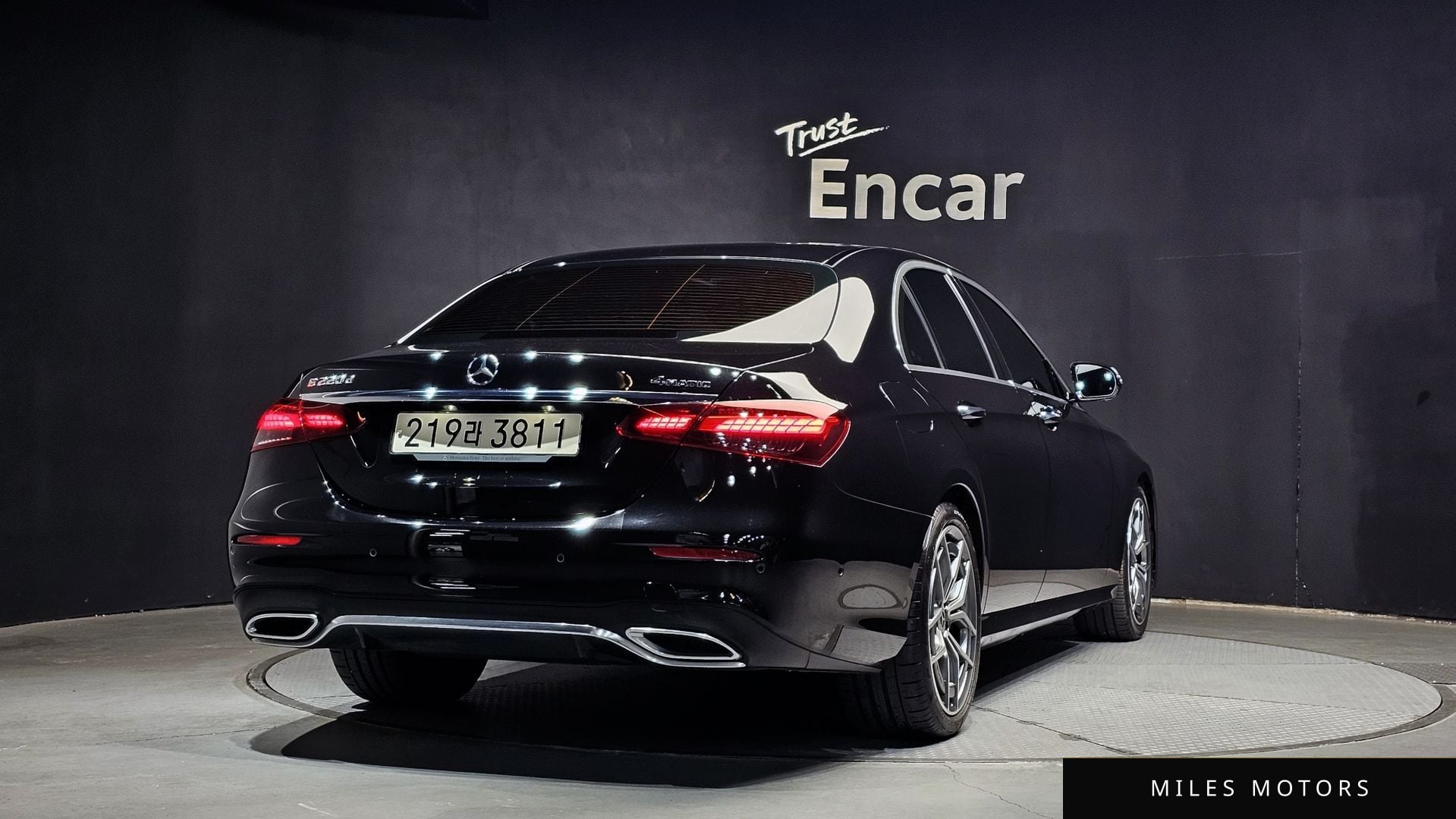 Mercedes-Benz E-Class W213 2023 — миниатюра 2