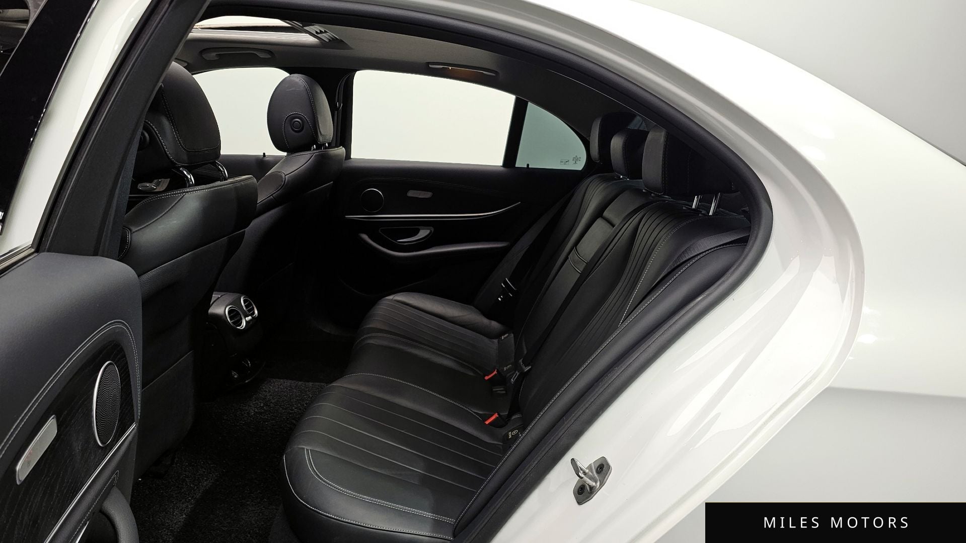 Mercedes-Benz E-Class W213 2020 — миниатюра 12