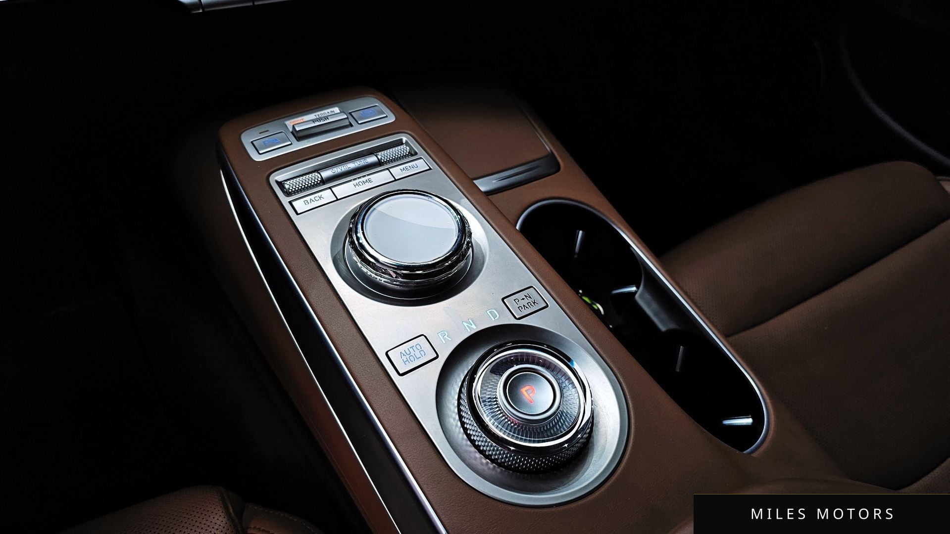 Genesis GV70 2022 — миниатюра 9